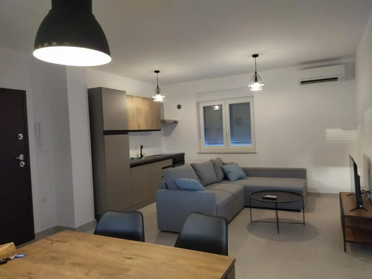 Apartments A Pula 0*,